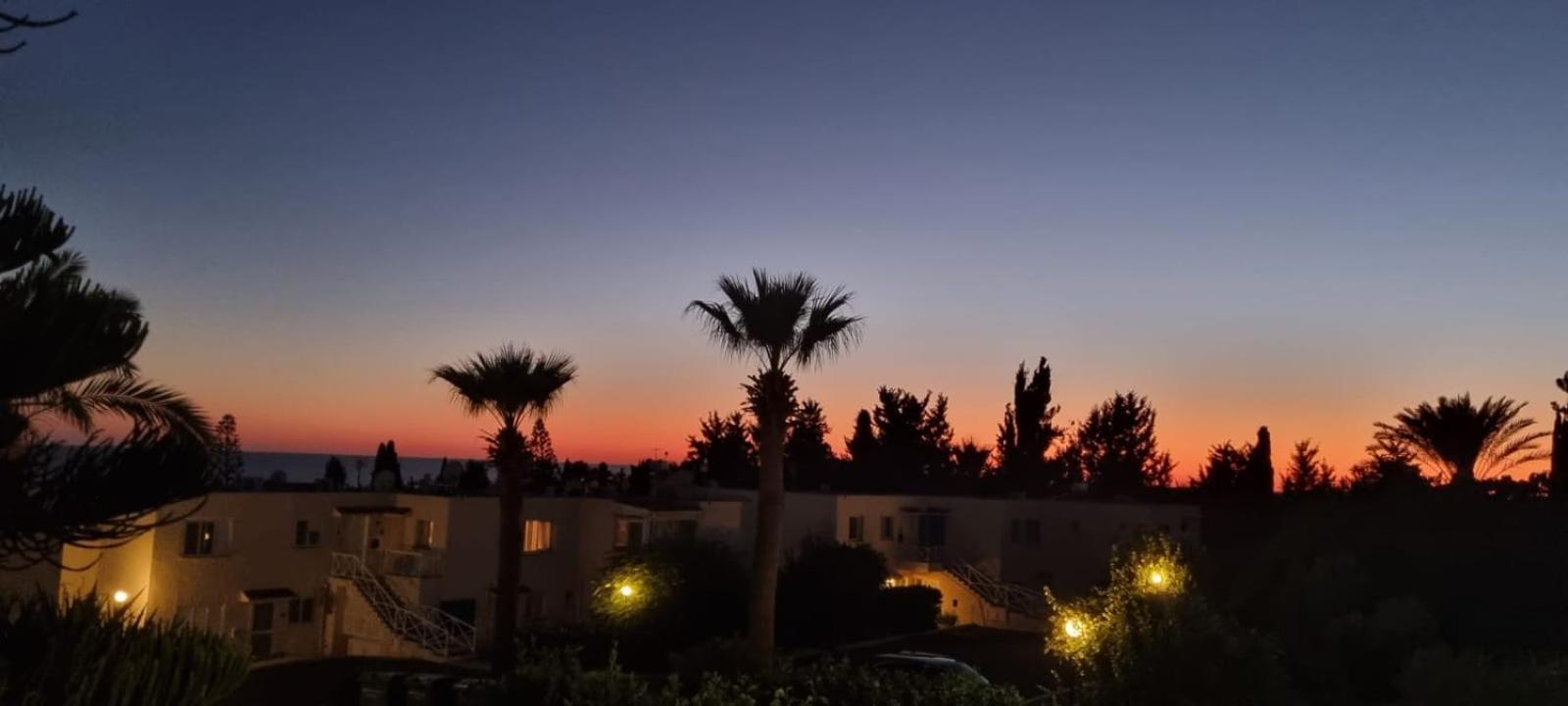 Modern Seaview Townhouse In Coral Bay (Adults Only) Apartment Peyia Exterior photo
